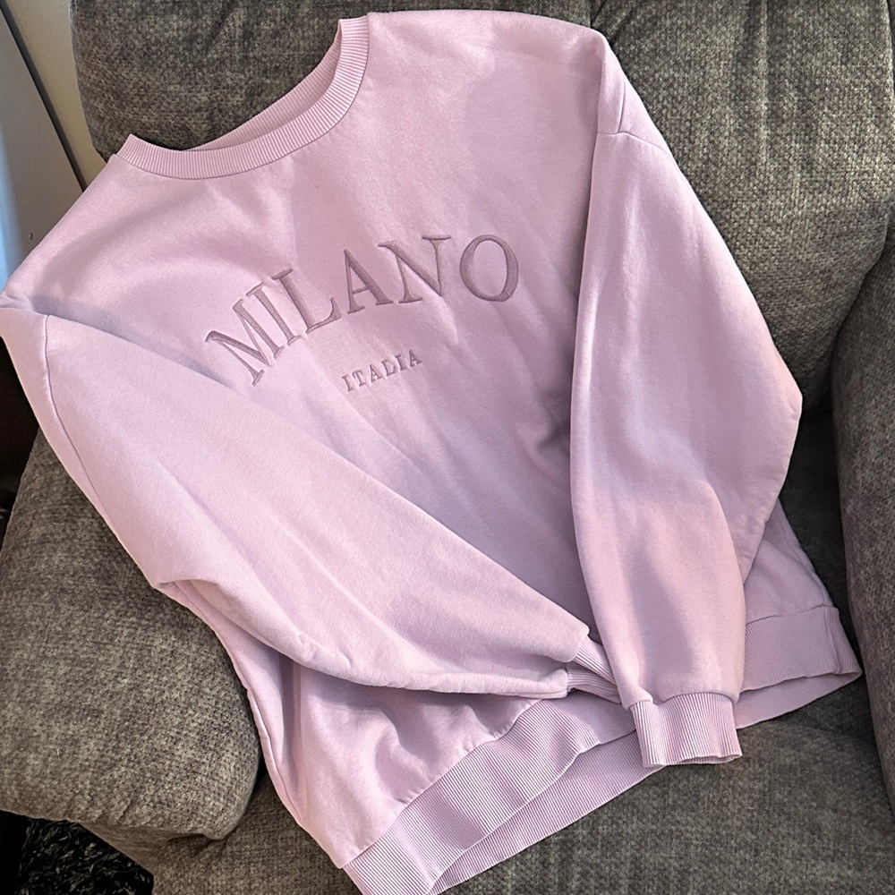 Francesca's Collections Lavender Sweatshirt